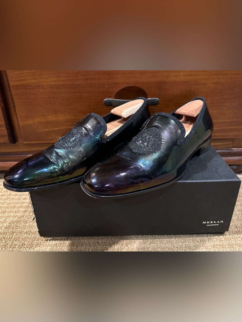 Mezlan Platinum Black Slip On Loafers Embroidered Crest 11.5